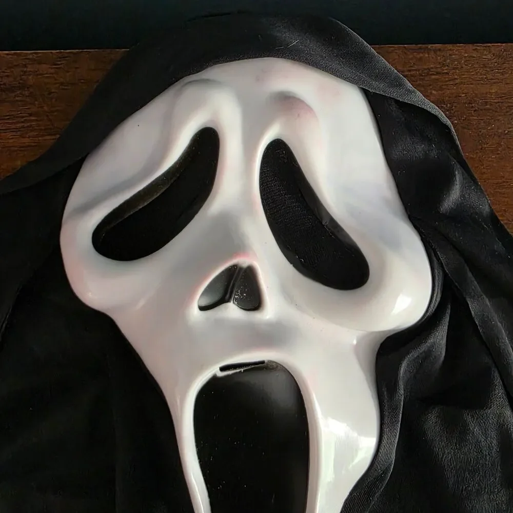 Scream Mask Ghost Face Fun World Div Fantastic Faces 2011 READ